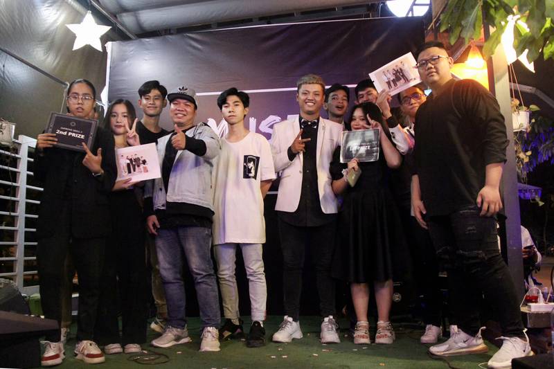 Học viên học nhạc